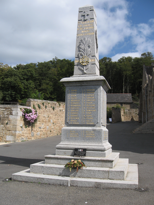 Monument aux morts Saint-Germain-en-Cogles