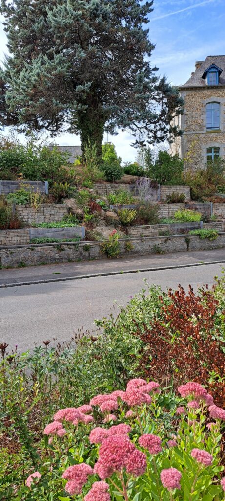 Saint-Germain-en-Coglès label Villes et Villages Fleuris 4 fleurs